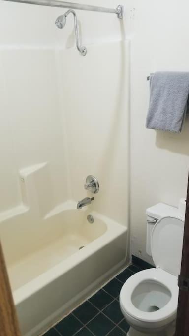 Hotel 2 Queen Beds Hotel Room 222 Wi-Fi Hot Tub Booking Stillwater Εξωτερικό φωτογραφία