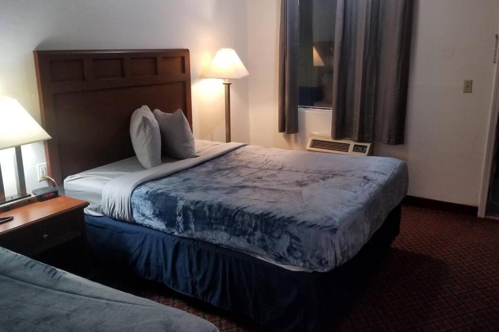 Hotel 2 Queen Beds Hotel Room 222 Wi-Fi Hot Tub Booking Stillwater Εξωτερικό φωτογραφία